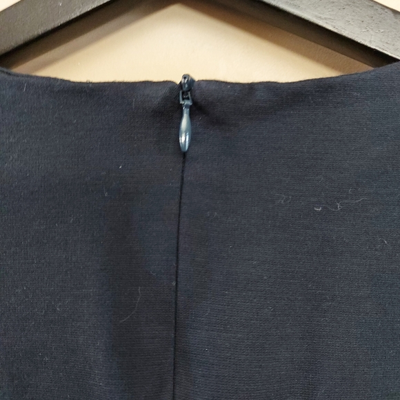 Banna Republic Navy tank top with back zipper - Picture 8 of 8
